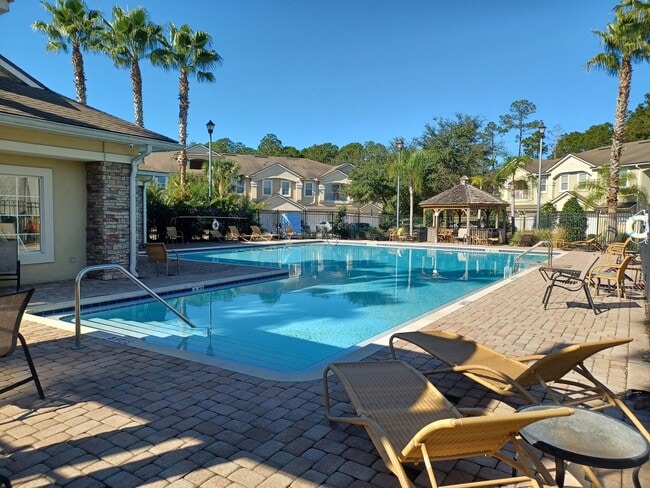 Building Photo - "$500 MOVE-IN SPECIAL! - Beautifully Updated 2/2 Condo in Gated Southside Neighborhood!"