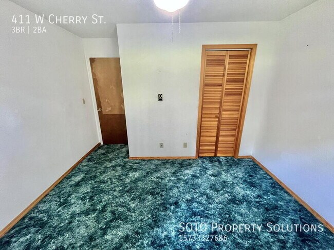 Building Photo - 411 W Cherry St