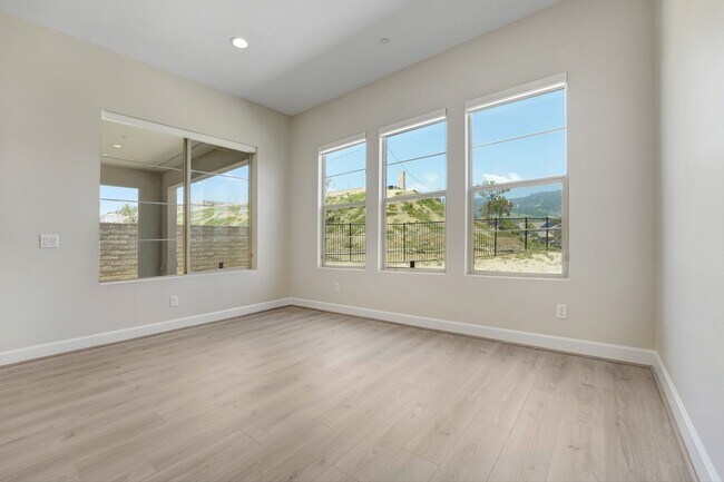 Building Photo - Stunning New Build Home with Breathtaking ...