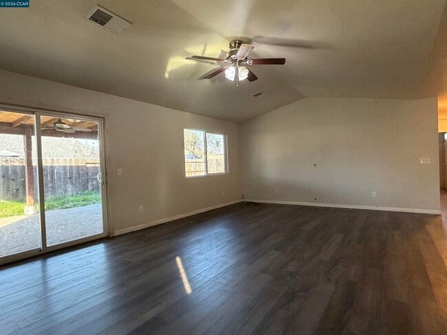 Building Photo - 2406 White Birch Dr