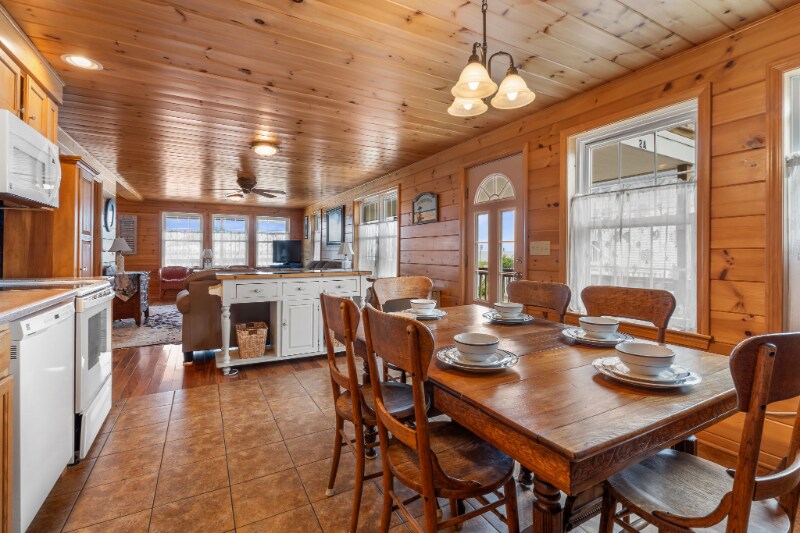 Building Photo - 2 Traynor St