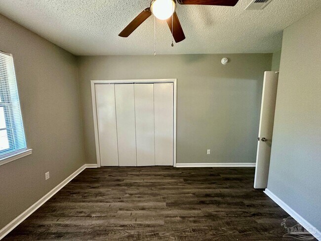 Building Photo - 1103 W La Rua St