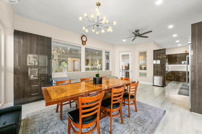 Building Photo - 46211 Roadrunner Ln