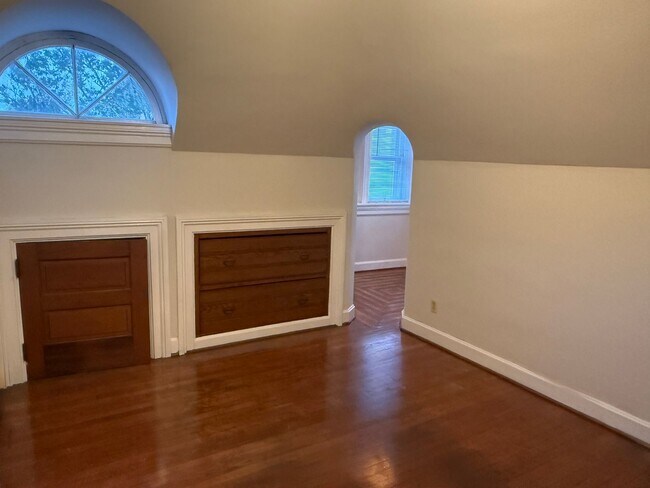 Building Photo - 312 South Upper Street, Lexington KY (Thir...