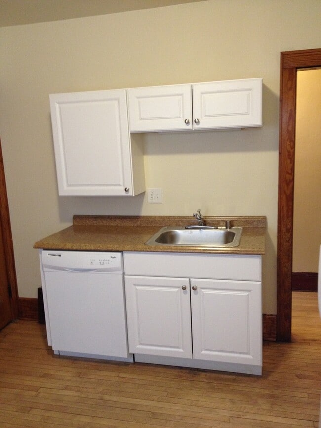 Building Photo - 3429 N Oakland Ave