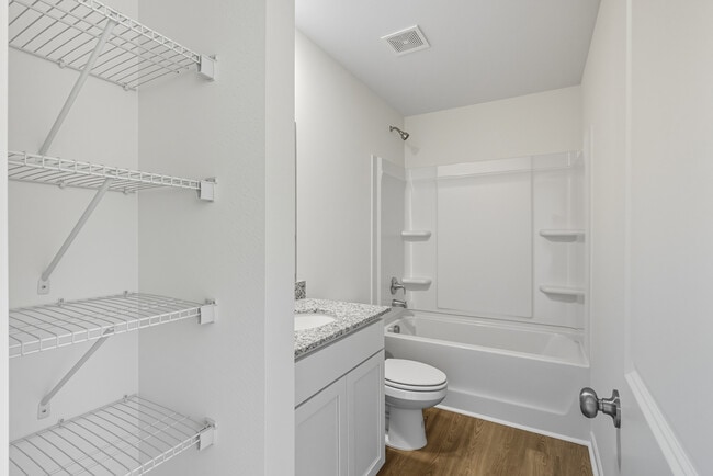 Building Photo - Viking Cove 30