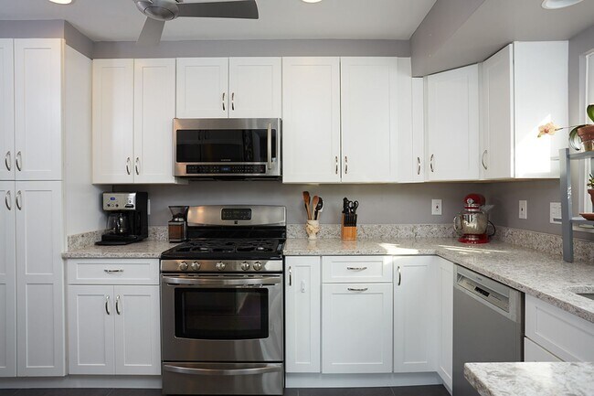 Building Photo - Silver Spring splendor with yard care INCL...