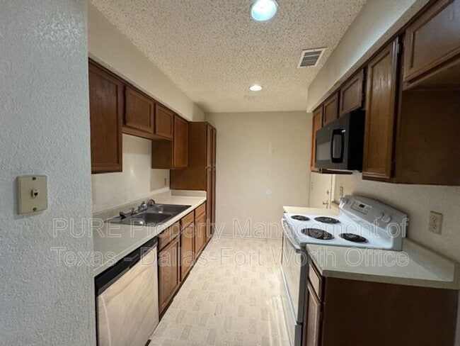 Building Photo - 741 Berkley Plaza