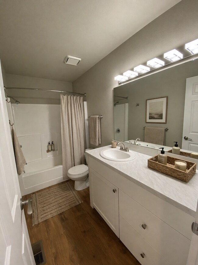 Building Photo - Hug3413(CWP)