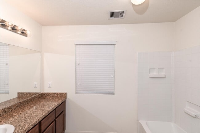 Building Photo - 5735 Post Oak Manor Dr