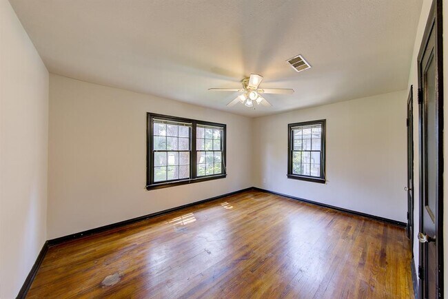 Building Photo - 5233 Brinkman St