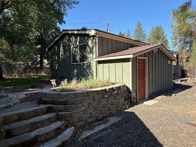 Building Photo - Beautiful 1 bed 1 bath home close to Spoka...