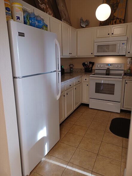 Kitchen - 1411 Hammock Pine Blvd