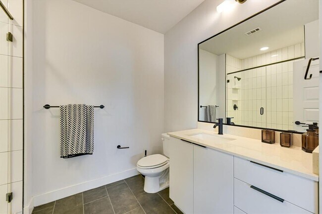 Building Photo - 2220 Webberville Rd