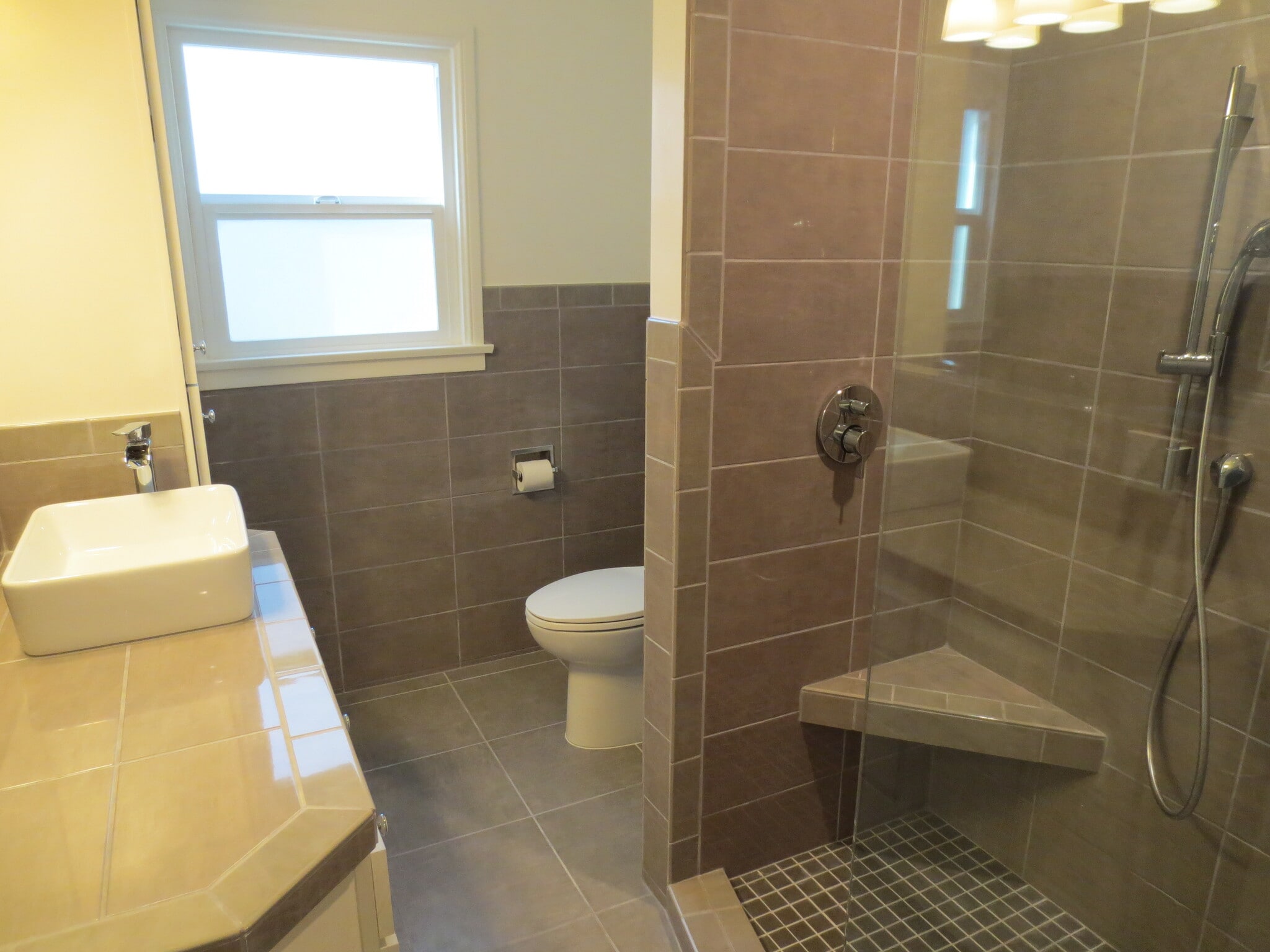 Bath #1 - 1403 S Catalina Ave