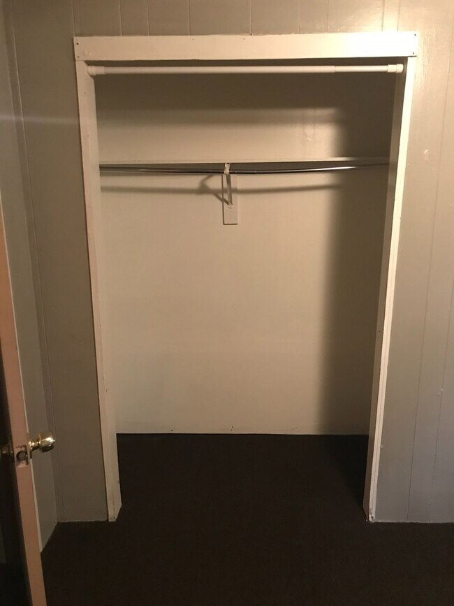 Building Photo - House for August Prelease with Easy Access to CU