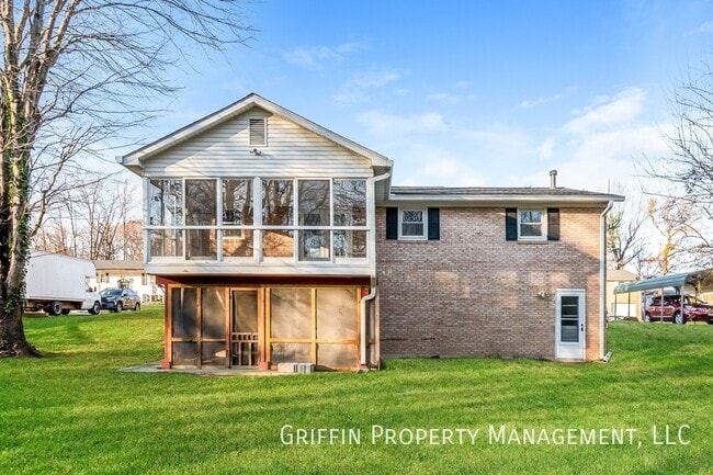 Building Photo - 5405 San Juan Dr