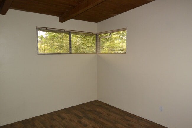 Building Photo - 108 N Crenshaw St