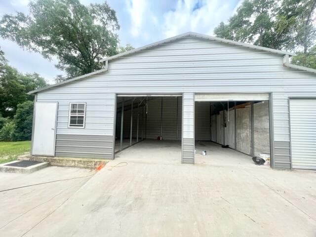 Building Photo - 333 Edge Ave