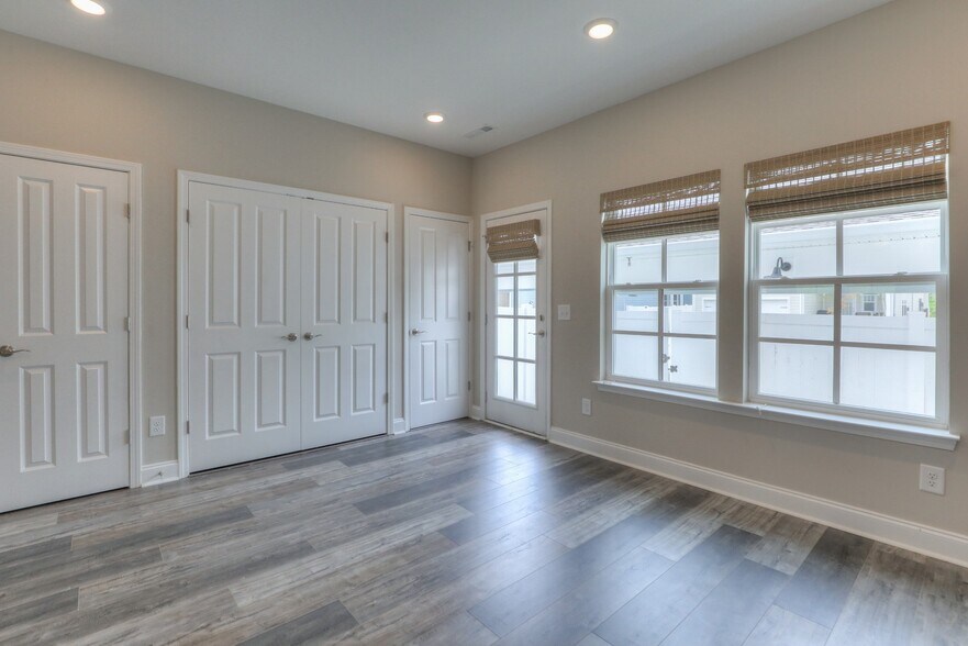 Building Photo - 1005 Milson Ln