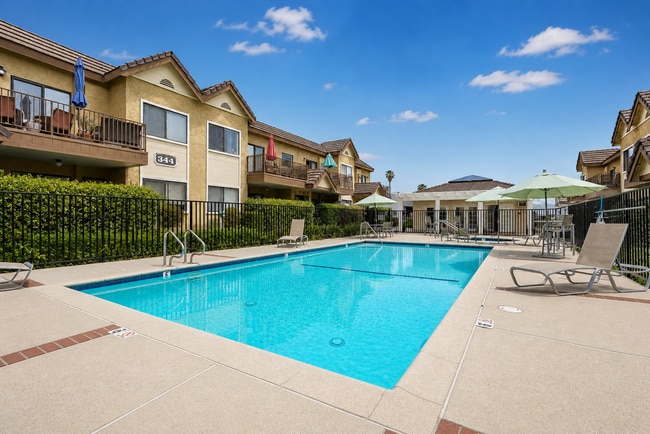 Building Photo - Monrovia Villas