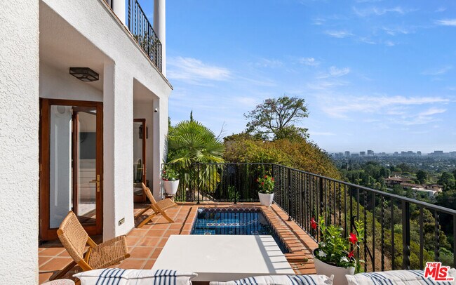 Building Photo - 1381 Summitridge Dr