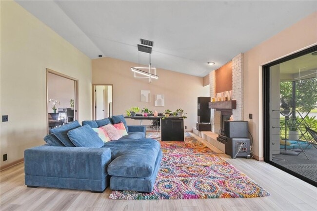Building Photo - 2906 Windridge Dr