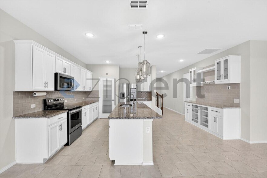 Building Photo - 504 Banbury Ct