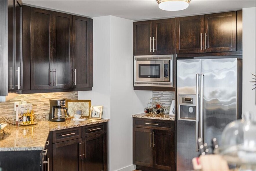 Building Photo - 1 W Exchange St