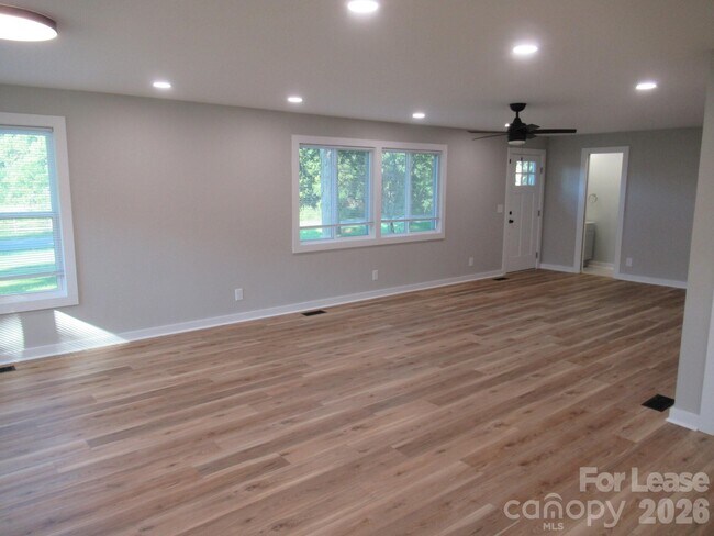 Building Photo - 2378 Reepsville Rd