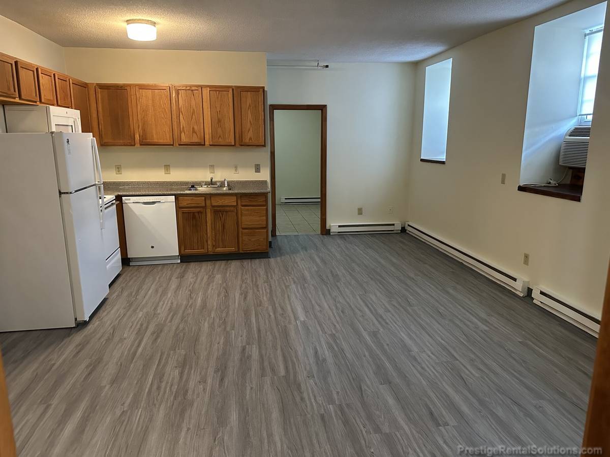 Building Photo - 21 Willow St