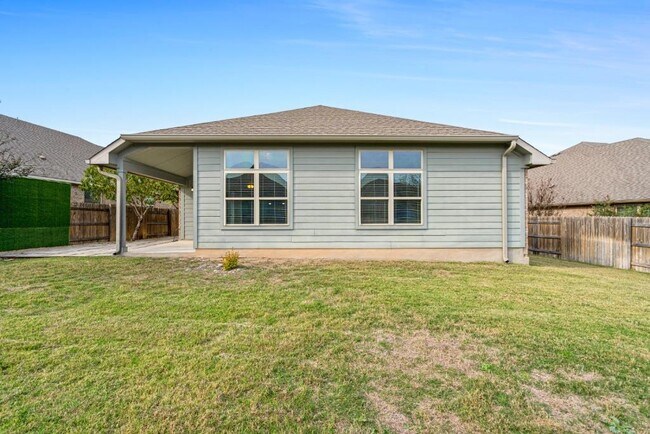 Building Photo - 2923 Bluffstone Dr