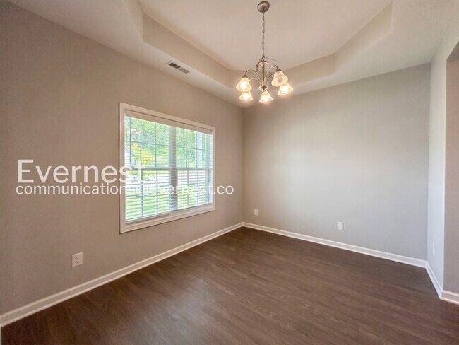 Building Photo - Limited Time Special Offer / 3 Bed/2 Bath Home with Garage / Pet-Friendly / Vouchers Accepted / A...