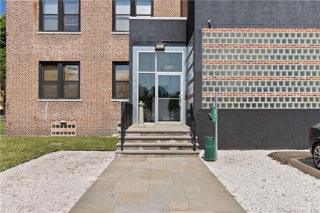 Building Photo - 881 Lafayette Blvd