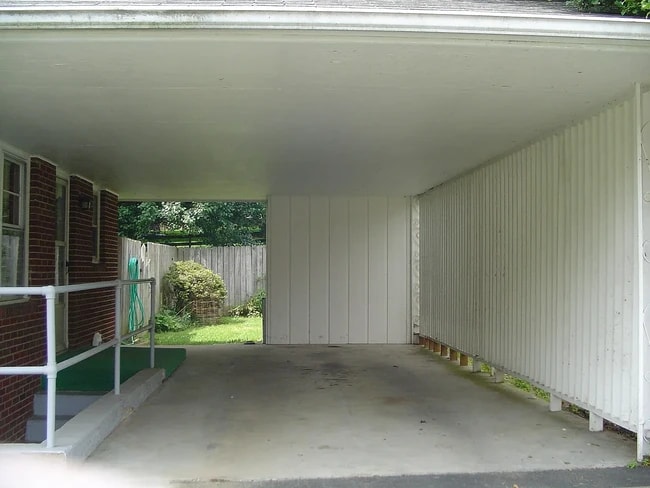 Building Photo - 1455 Greenbrier Ave SE