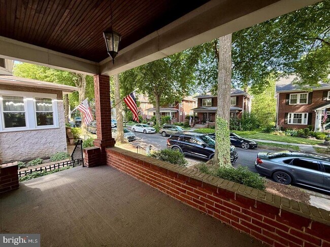 Building Photo - 1557 Dauphin Ave