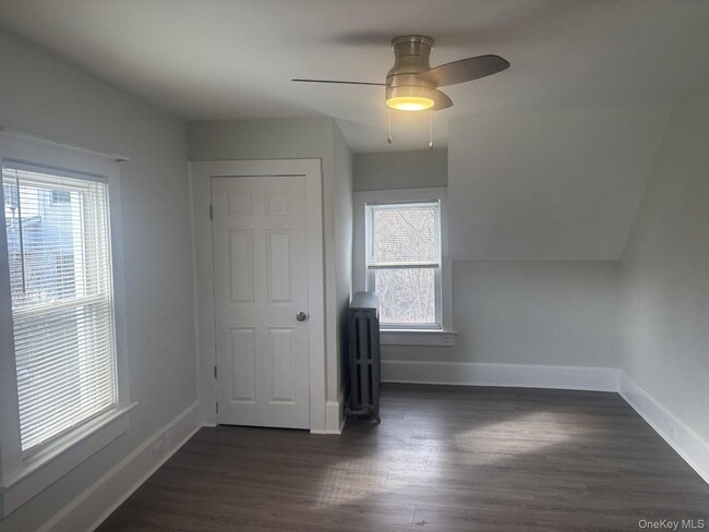 Building Photo - 2 John St