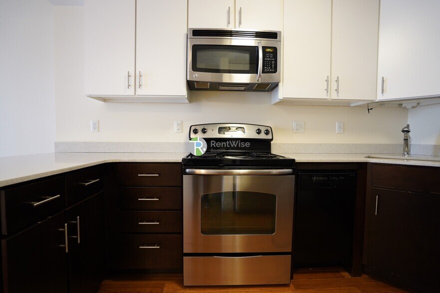 Building Photo - 8 Winter St