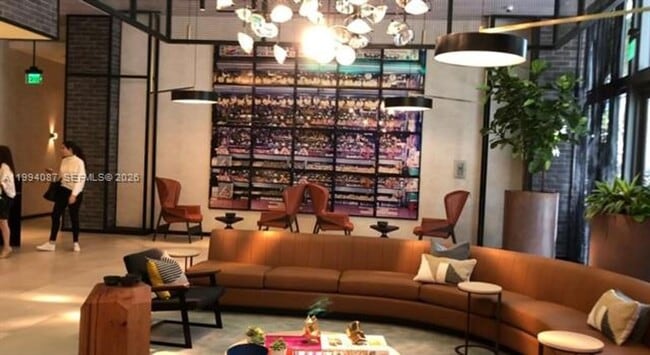 Building Photo - 121 NE 34th St