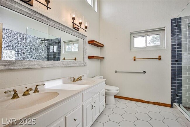 Building Photo - 6315 N Park St