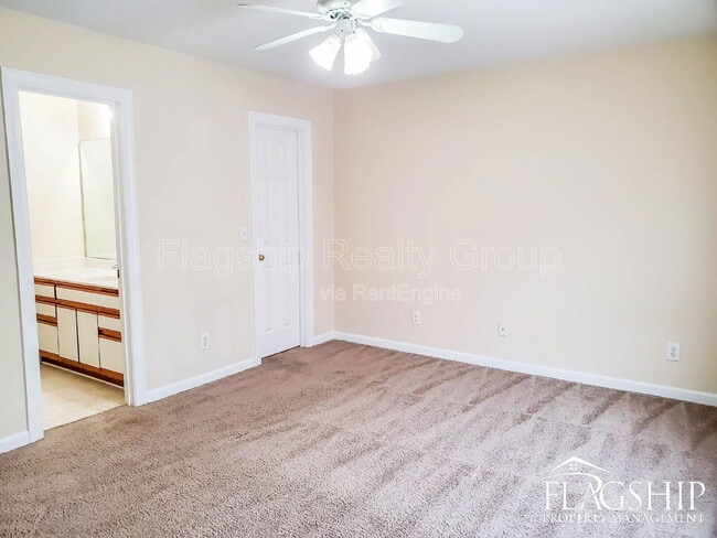 Building Photo - 5160 Deveron St