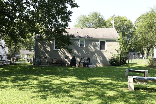 Building Photo - Awesome Cottage in the Heart of Inglewood/...