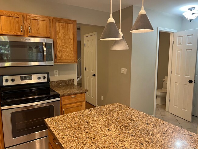 Building Photo - Townhouse in Townes at Buckwalter