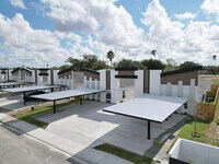 Building Photo - 404 N Alexandrite Ave