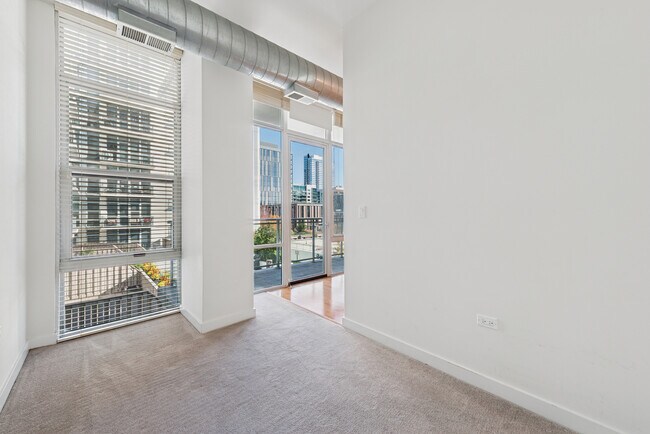 Building Photo - 901 W Madison St