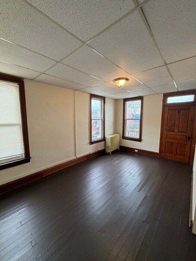Building Photo - 741 W Princess St