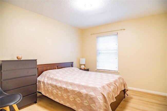 Building Photo - 18310 Spellbrook Dr