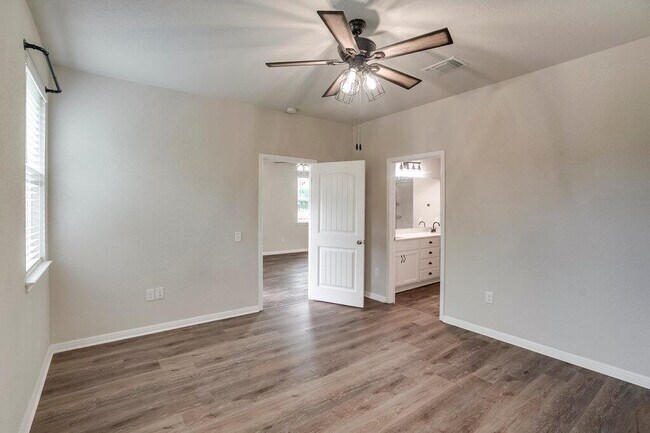 Building Photo - 14201 Handel Dr