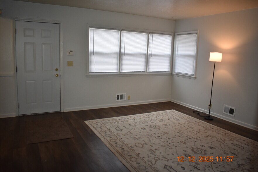 Building Photo - 5513 N 37th St