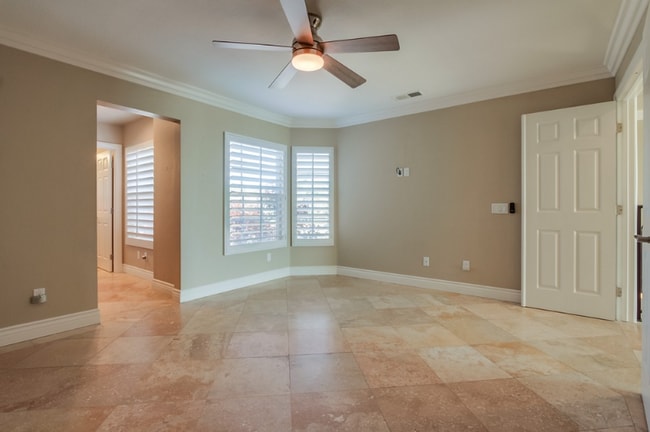 Building Photo - 6711 Blue Point Dr